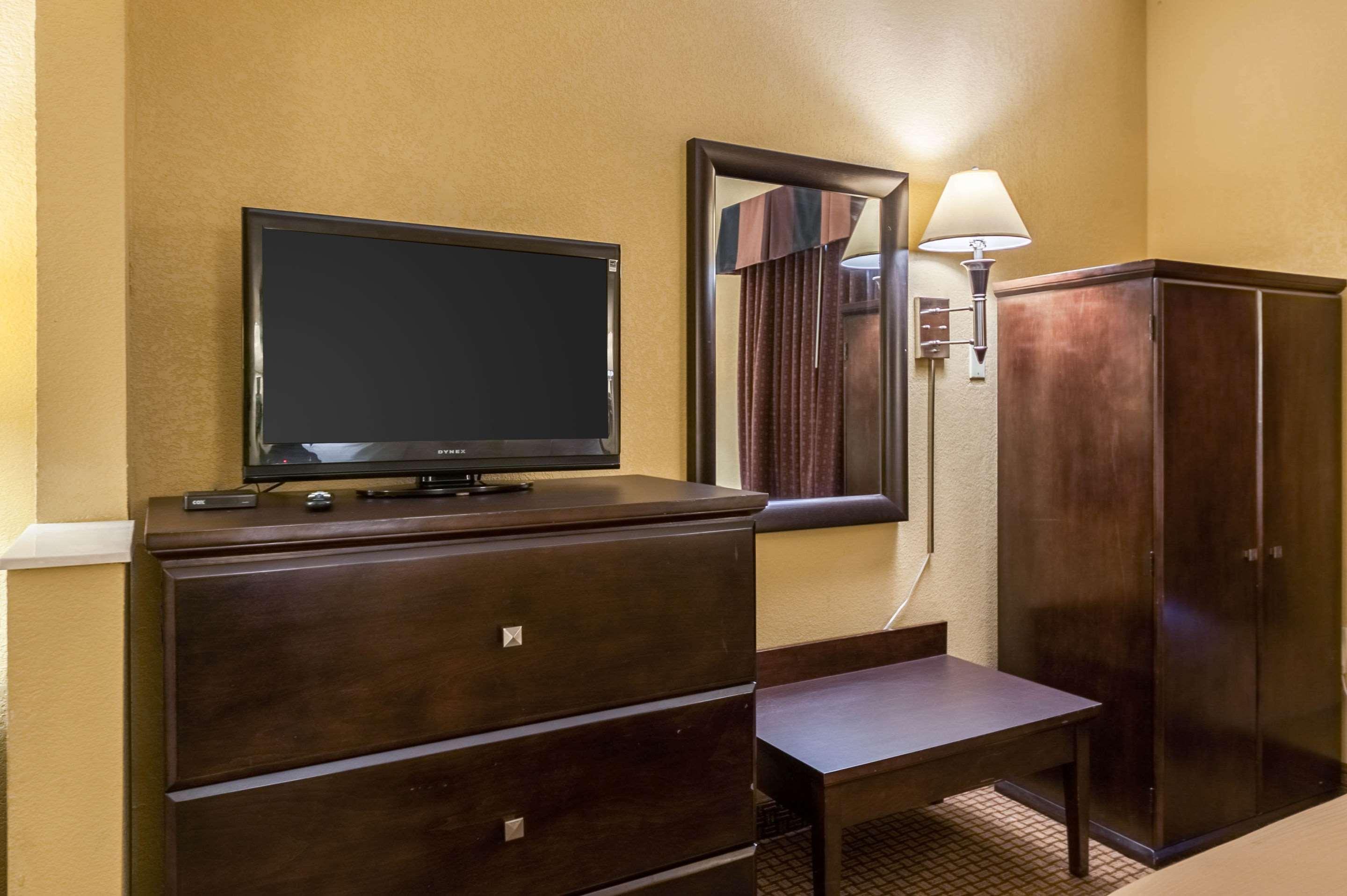 Quality Inn & Suites Lafayette Buitenkant foto