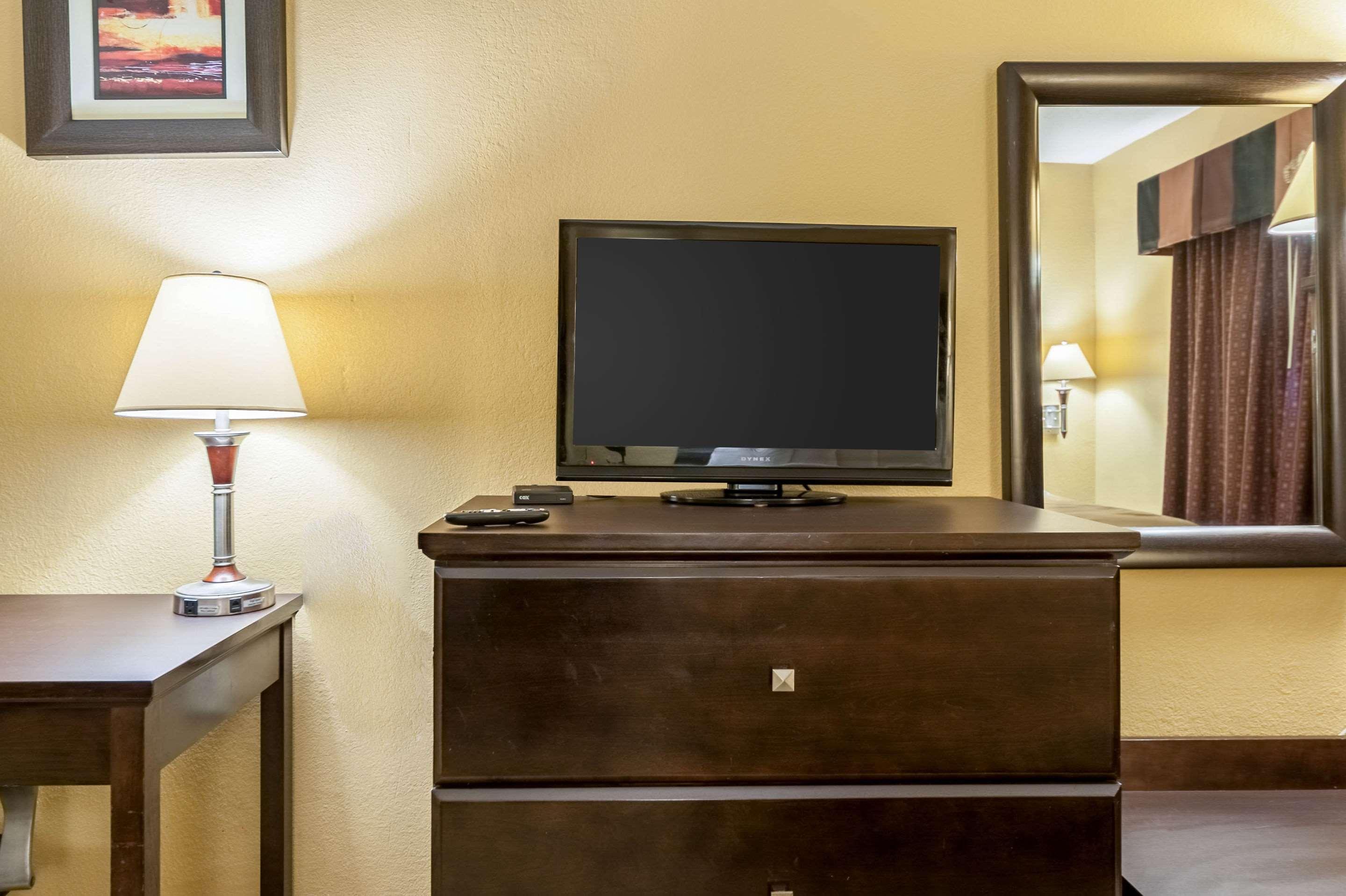 Quality Inn & Suites Lafayette Buitenkant foto