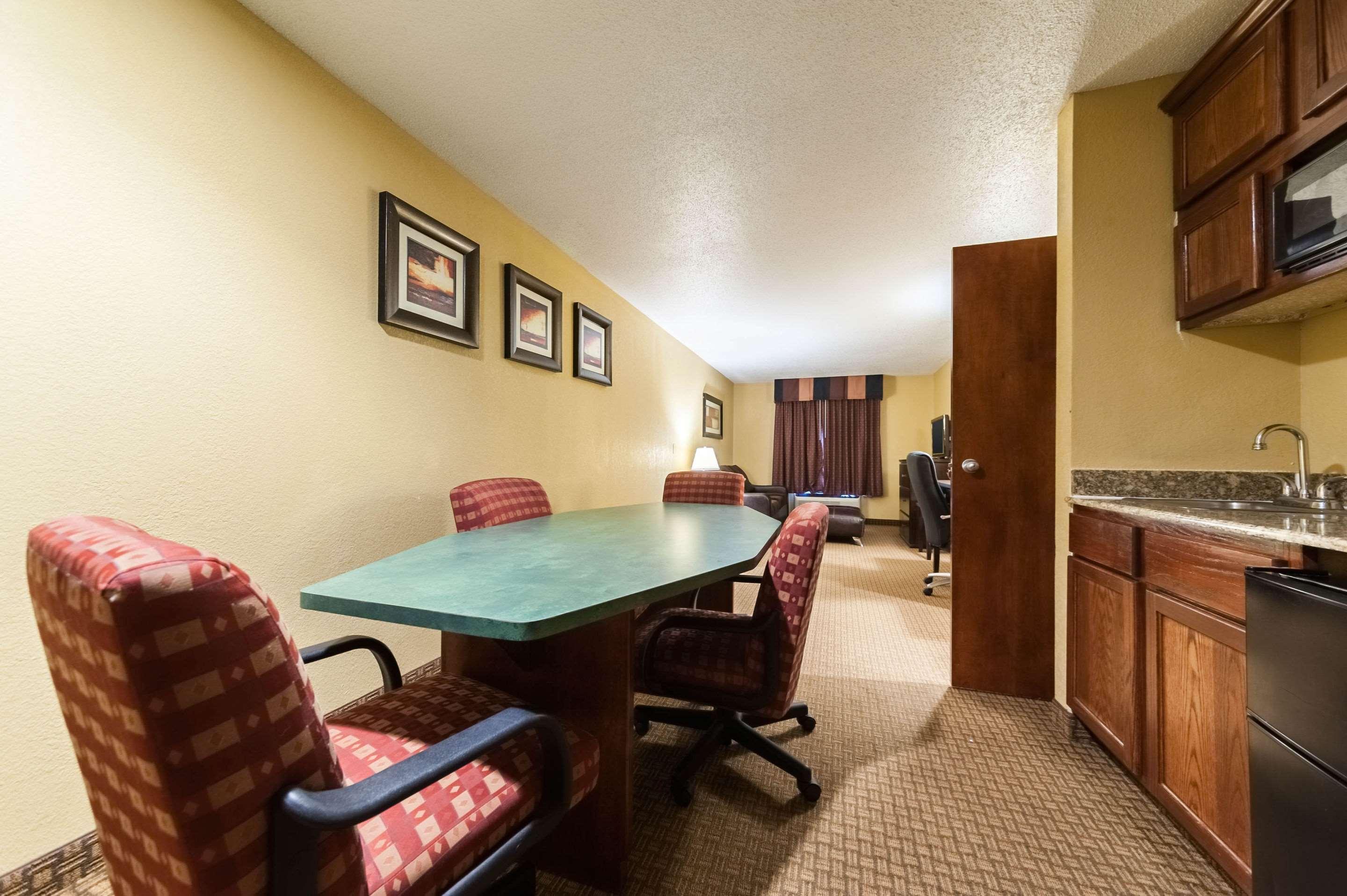 Quality Inn & Suites Lafayette Buitenkant foto