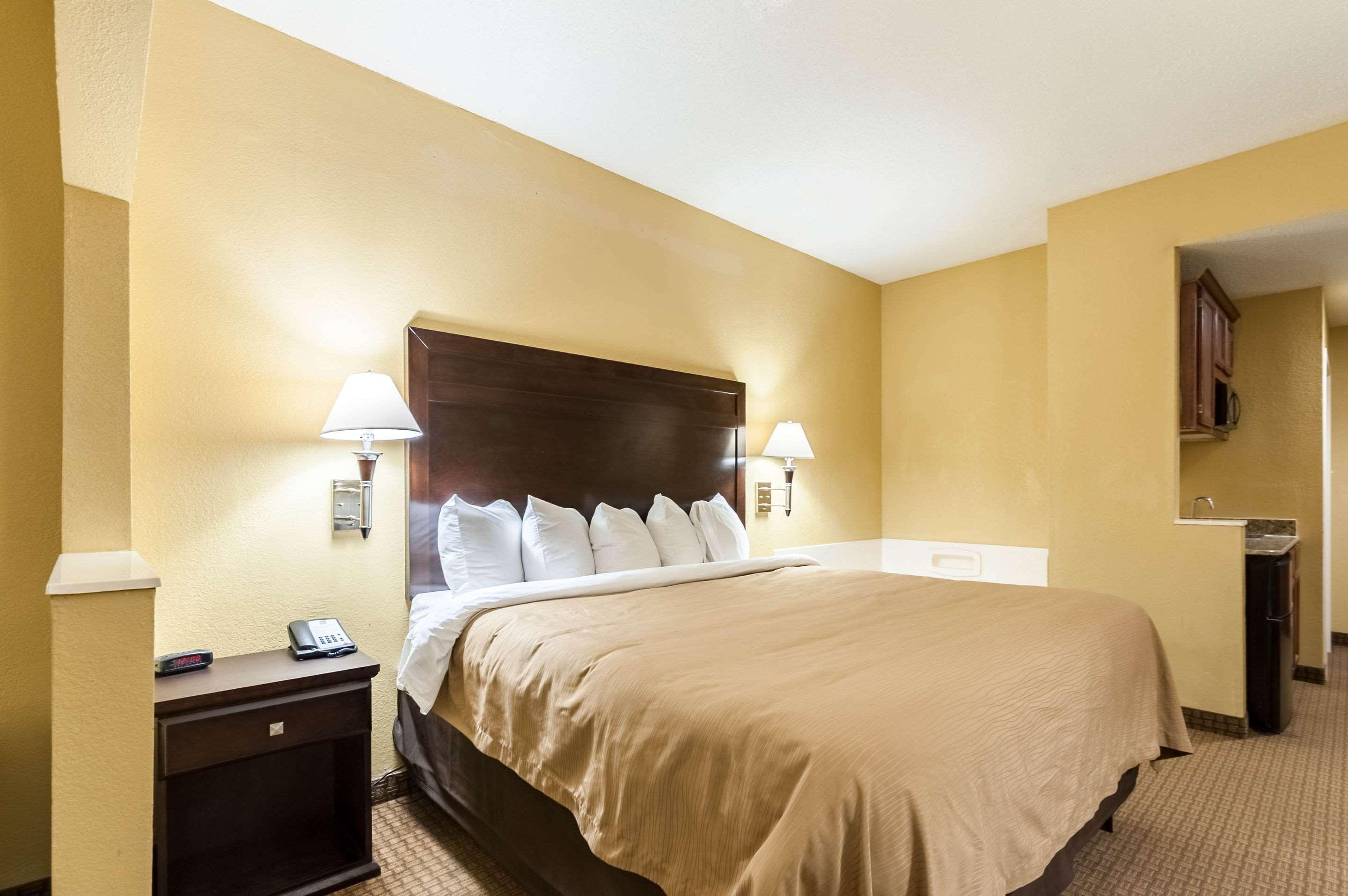 Quality Inn & Suites Lafayette Buitenkant foto