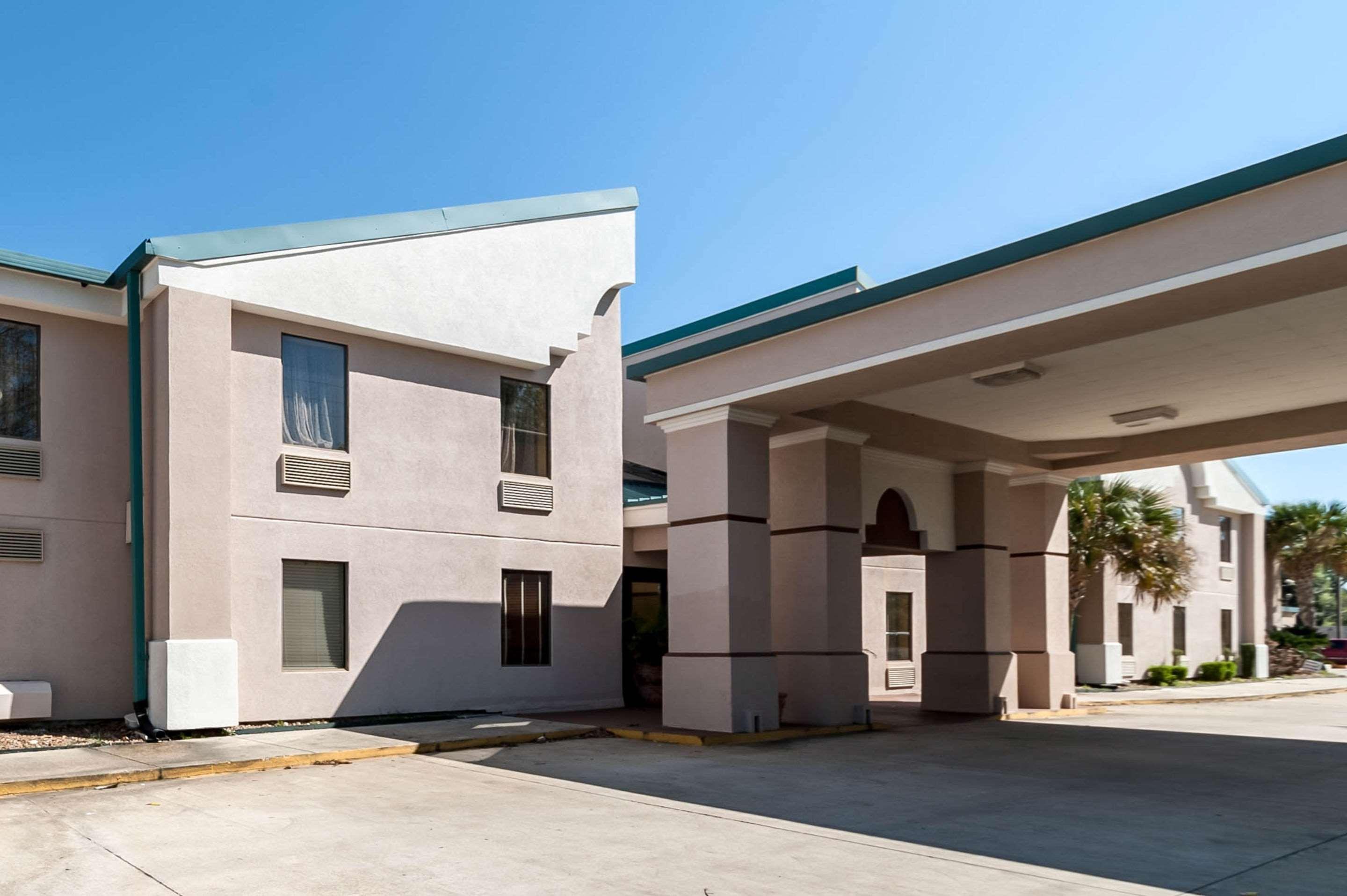 Quality Inn & Suites Lafayette Buitenkant foto