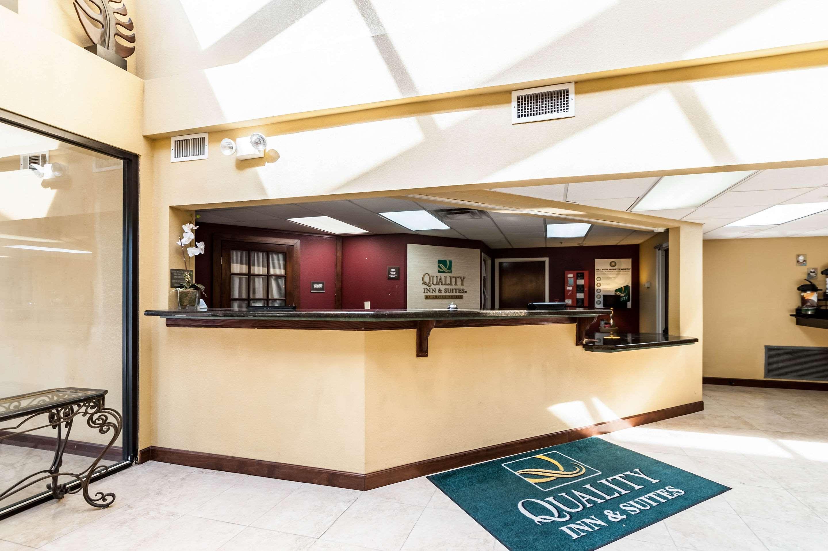 Quality Inn & Suites Lafayette Buitenkant foto