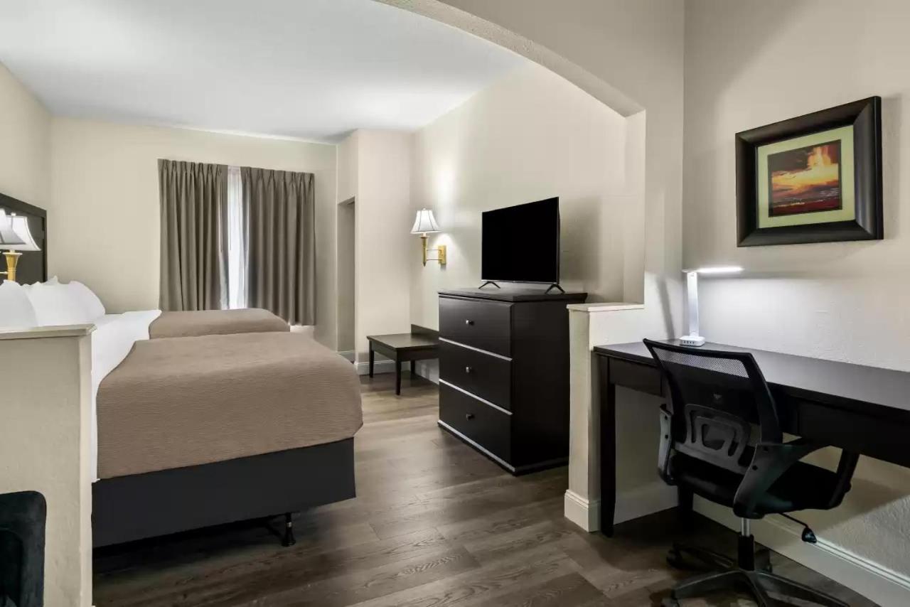 Quality Inn & Suites Lafayette Buitenkant foto