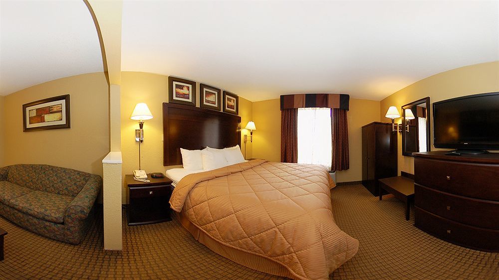 Quality Inn & Suites Lafayette Buitenkant foto